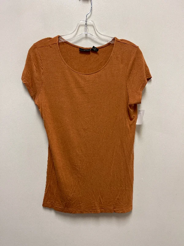 Top Short Sleeve By Tahari By Arthur Levine In Orange, Size: M